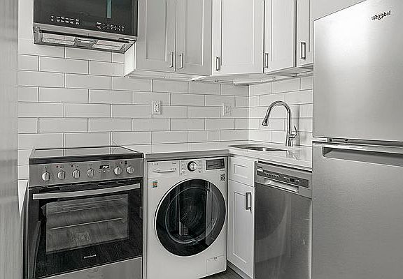 2nd image of 38 Prospect Park SW APT 6