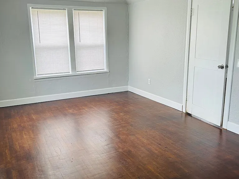 216 NE 4th St #218 — Photo 5