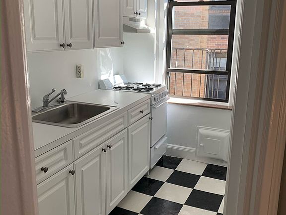 4th image of 400 E 50th St APT 6G