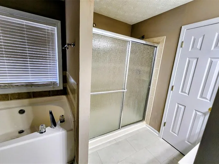 3305 Goldmist Dr — Photo 9