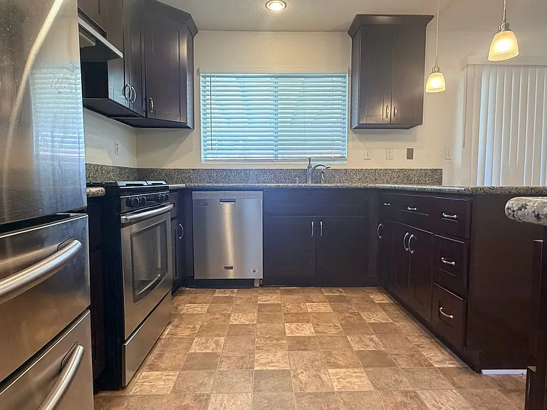 2051 Candice Ave — Photo 6