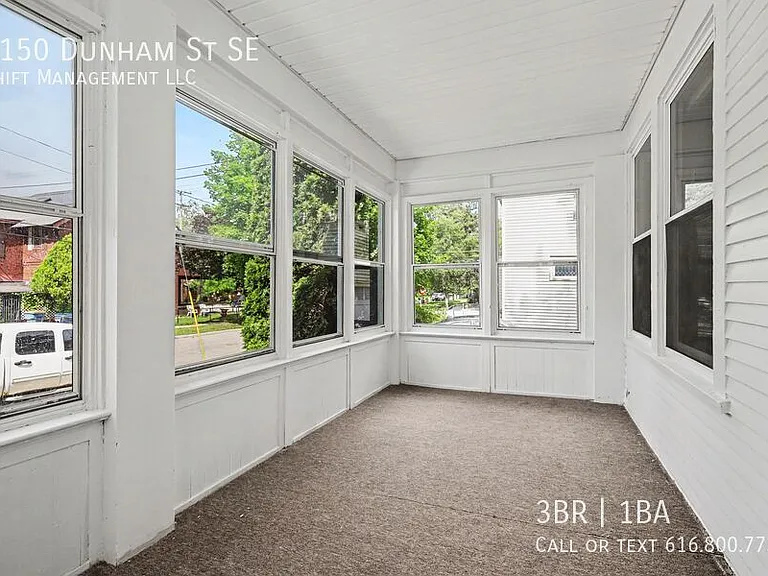 1150 Dunham St SE — Photo 3