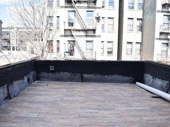 5th image of 593 Willoughby Ave APT 2