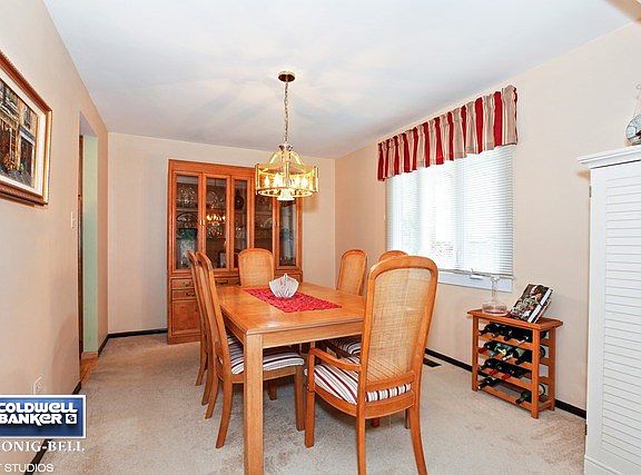 3rd image of 15562 S Trailside Dr
