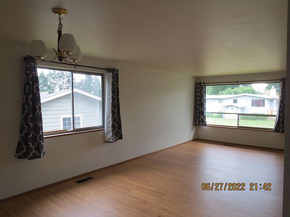 2nd image of 1815 Dogwood Dr SE