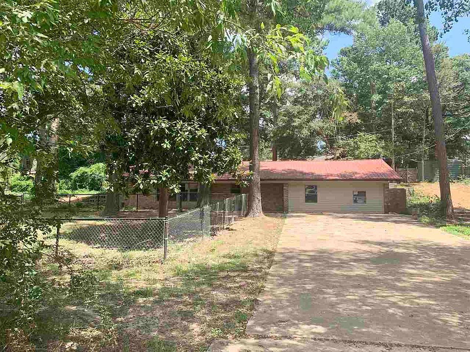 1st image of 1003 Shadywood Ln