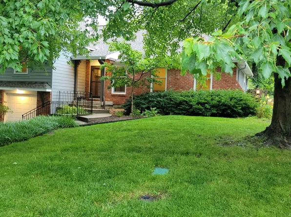 8009 Rosehill Rd, Lenexa, KS 66215