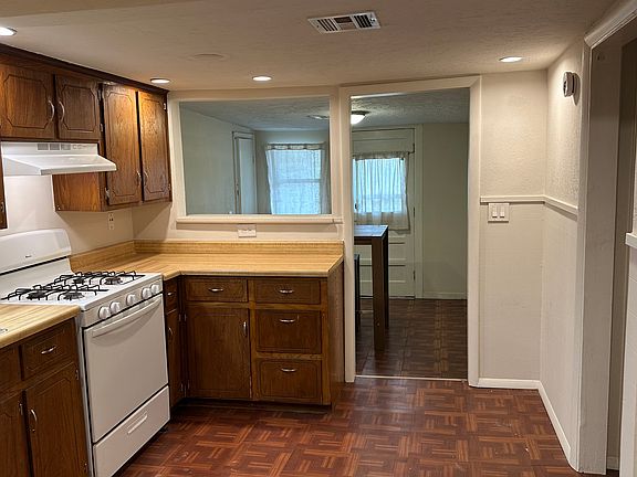 3rd image of 3909 S 28th Ave W