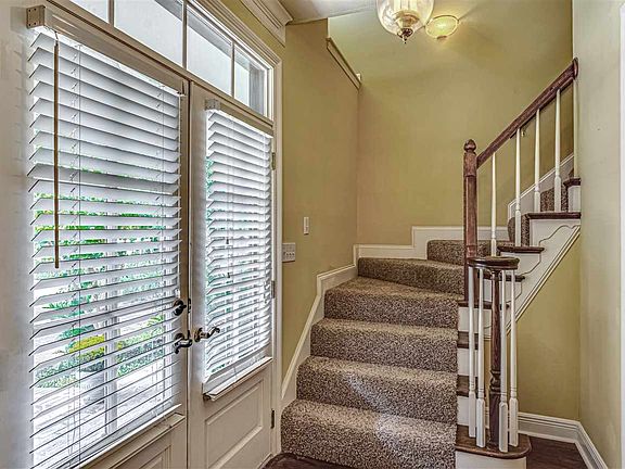 5th image of 98 Woodlands Green Dr