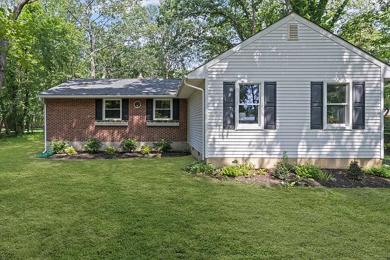 3 bed, 2.5 bath, 3560 sqft, $3,000 — Photo 1