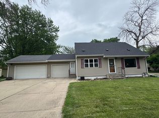 955 S 3rd Ave, Albert Lea, MN 56007