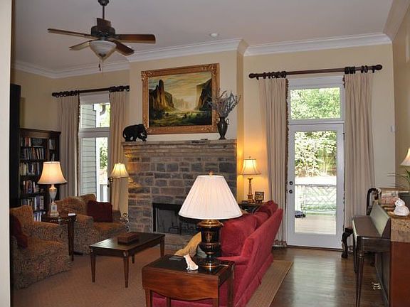 5th image of 1089 Glenwood Dr