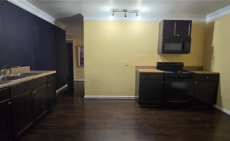 3811 Roxfield Dr — Photo 29