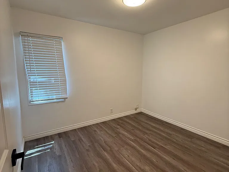17504 Martha St — Photo 12