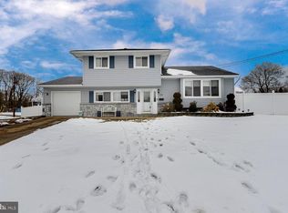 2301 Fernwood Dr, Glendora, NJ 08029