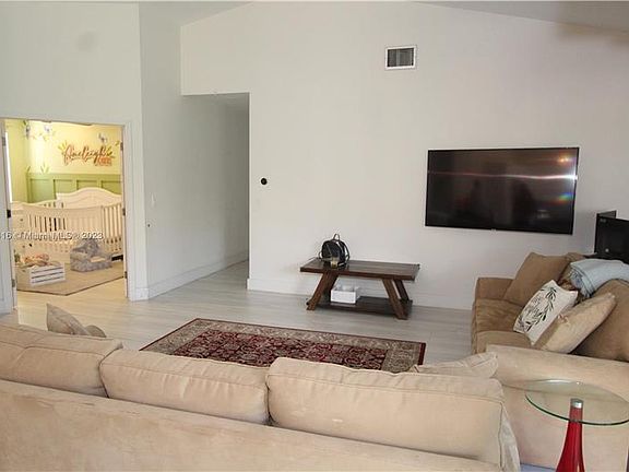4th image of 6131 Manchester Ln #6131