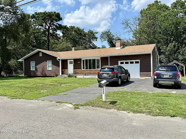 3 bed, 1404 sqft, $3,000 — Photo 1