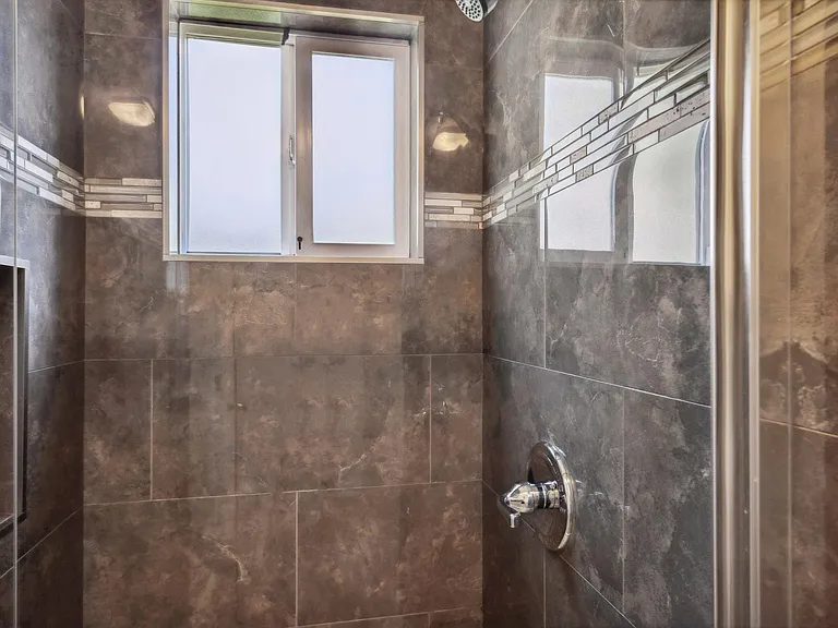 866 Woodland Ct — Photo 32