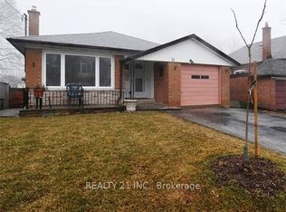 11 Heale Ave, Toronto, ON M1N3X6