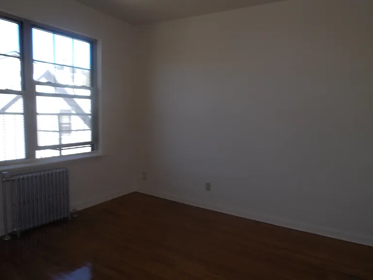 831 Chancellor Avenue — Photo 6