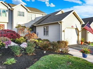 1402 Red Maple Ct, New Cumberland, PA 17070