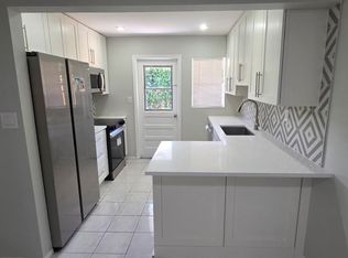 8-10 SE 12th St #2, Dania, FL 33004