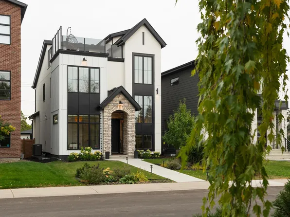 8107 144th St NW, Edmonton, AB T5R 0R3