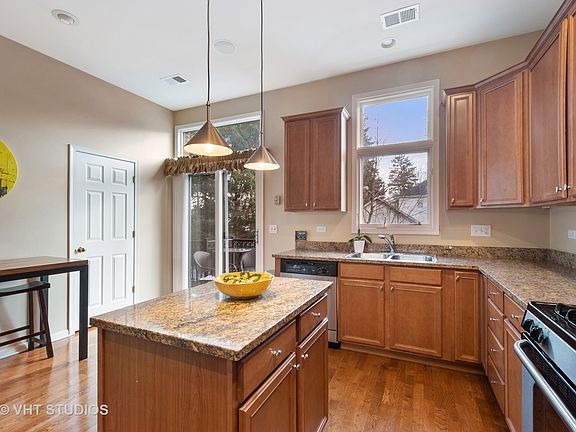 5th image of 221 W Wood St #221