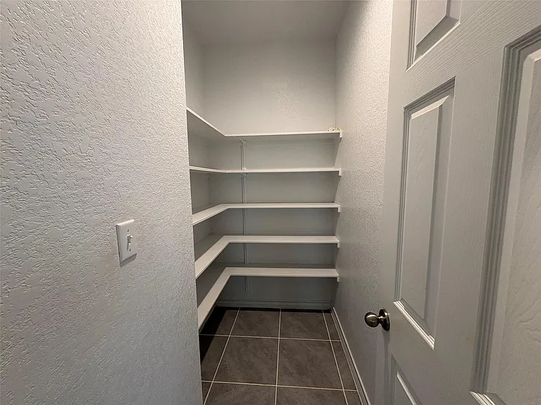 147 Mary Max Cir — Photo 7