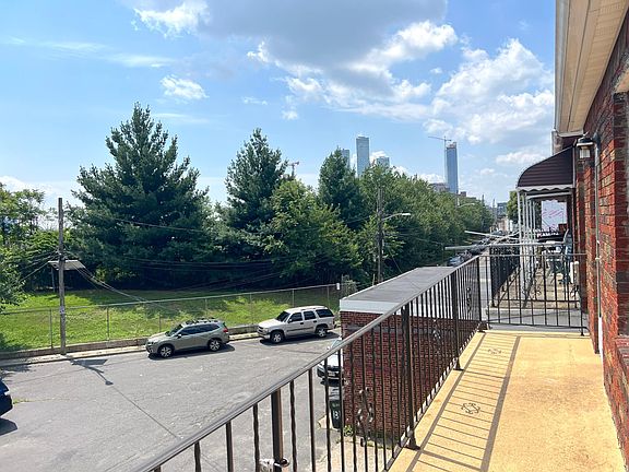 2nd image of 133 Collard St #2