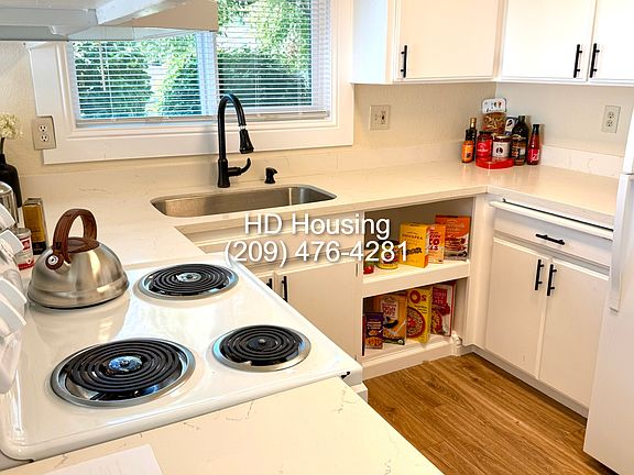 3rd image of 6366 Porterfield Ct