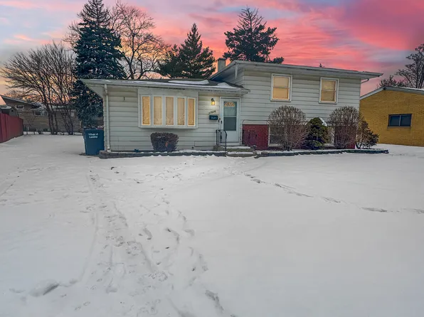 17526 Shirley Dr, Lansing, IL 60438