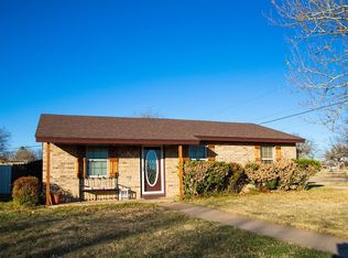 613 Potomac Dr, Stamford, TX 79553