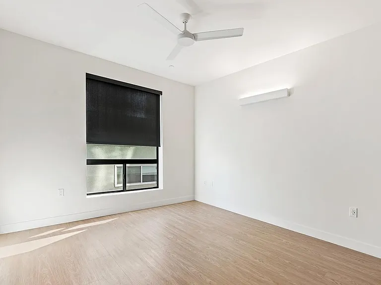 Venue Residences — Photo 68