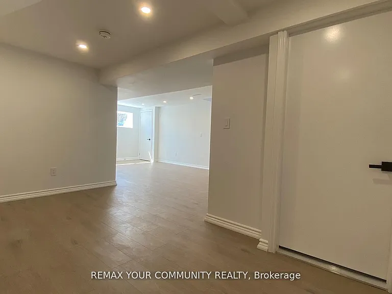 134 Kemano Rd #BASEMENT — Photo 7