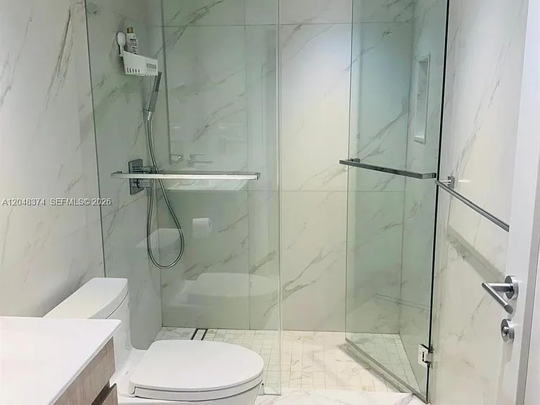 10275 Collins Ave #333 — Photo 10