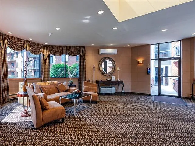 Park Lane Condo — Photo 4