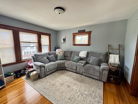 3rd image of 141 Walworth St #2