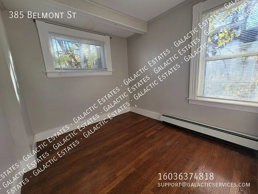 Single Family Home w/off-street parking — Photo 3