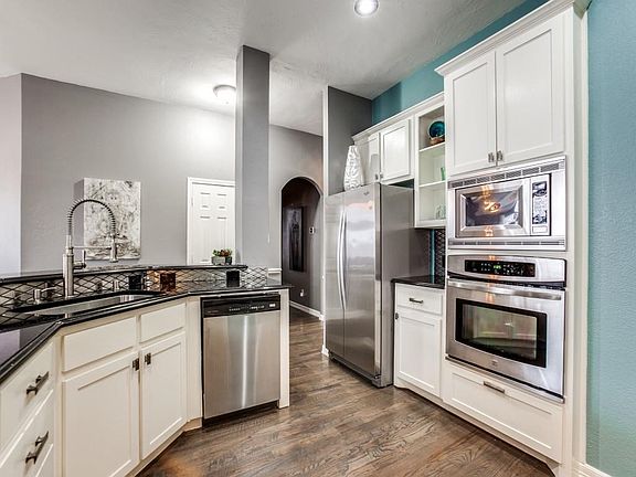 4th image of 425 Misty Ln