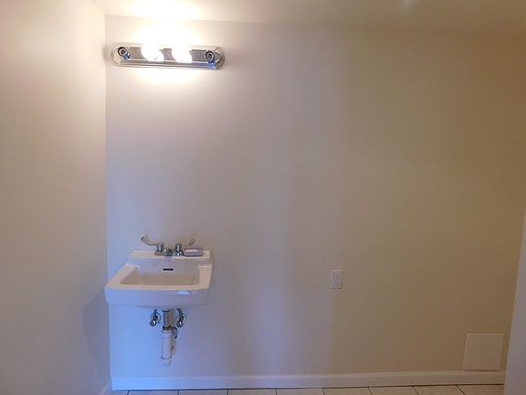 5th image of 64 Harrison Ave