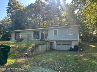3022 Mountain Rd, Saylorsburg, PA 18353