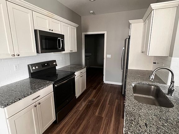 2nd image of 1533 W Cobblestone Ct