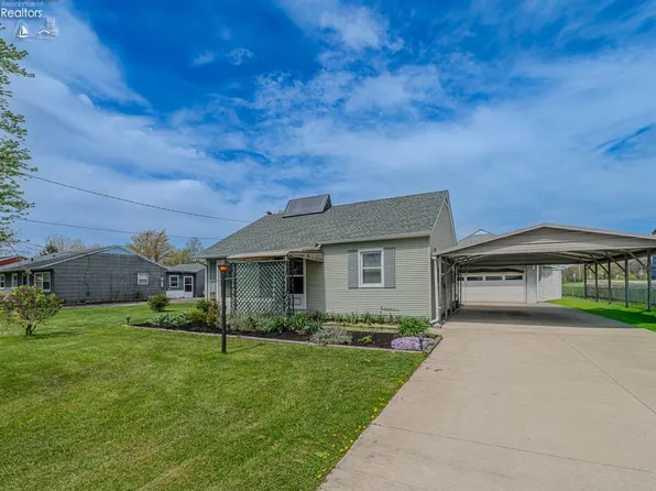 4551 W Harbor Rd, Port Clinton, OH 43452