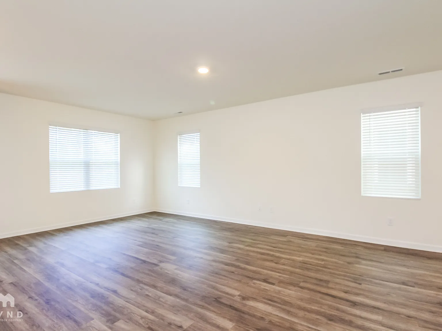 3 bed, 2.5 bath, 2186 sqft, $2,499 — Photo 3