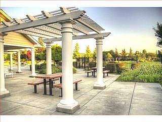 3rd image of 610 Calle Viento