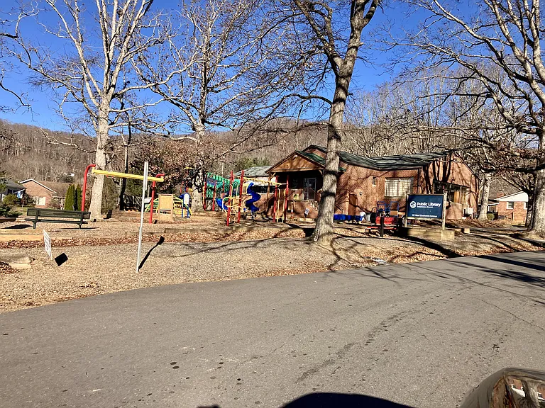 9 Waverly Pl #B — Photo 14