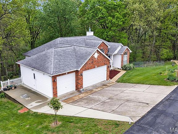 3rd image of 4788 Wilbert Rd