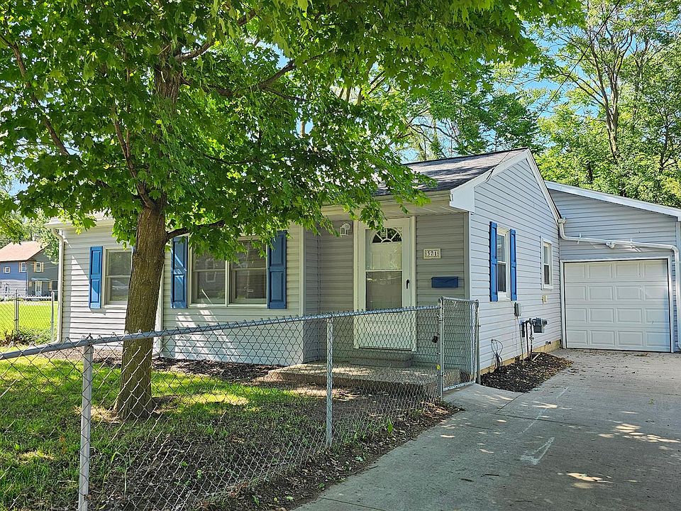 1st image of 371 Roosevelt Ave