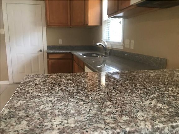 5th image of 430 W Scotland Dr